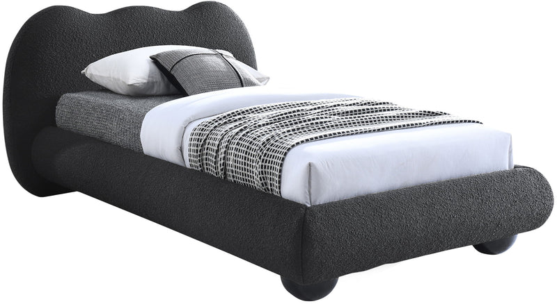 Hyde - Bed