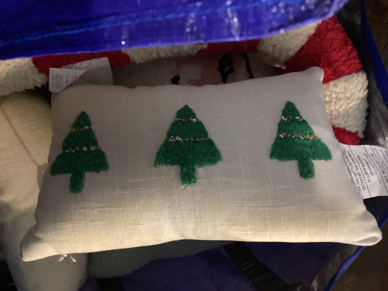 Small Christmas tree pillow