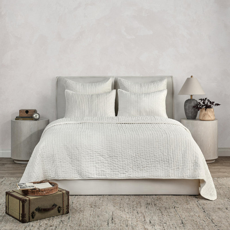 Bari - Velvet Quilt Set