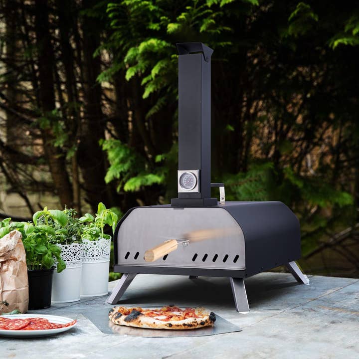 Outdoor Wood-Fired Pizza Oven