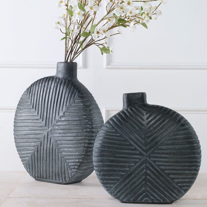 Viewpoint - Aged Black Vases (Set of 2)