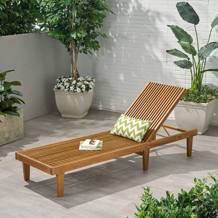 Nadine - Stylish Chaise Lounge Chair - Teak