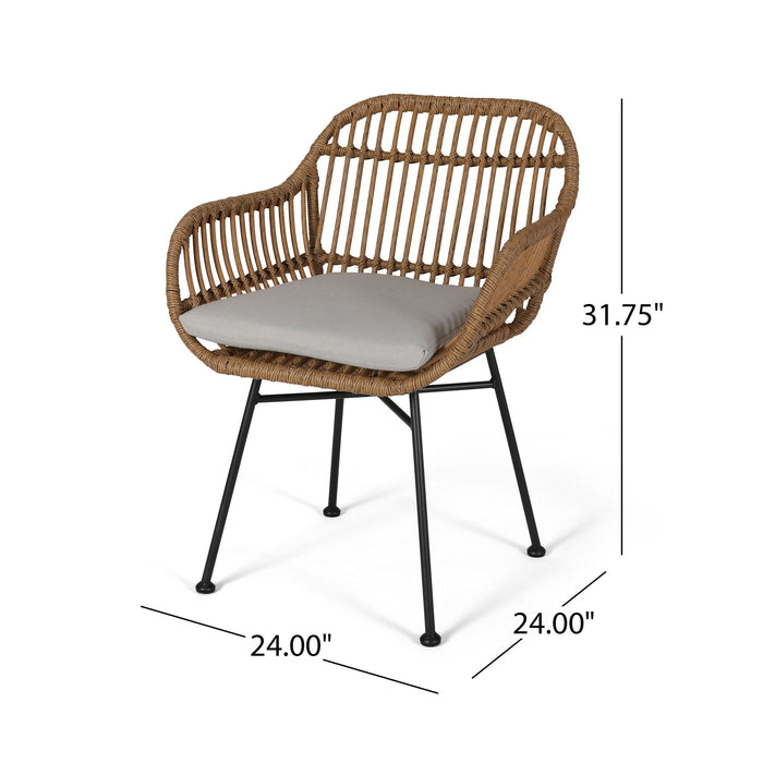 Outdoor Rattan Accent Chair With Metal Legs
