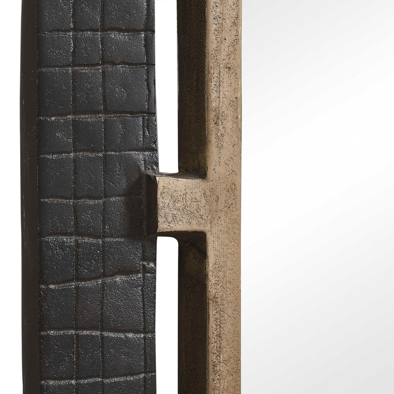 Guerra - Mirror - Walnut & Brass