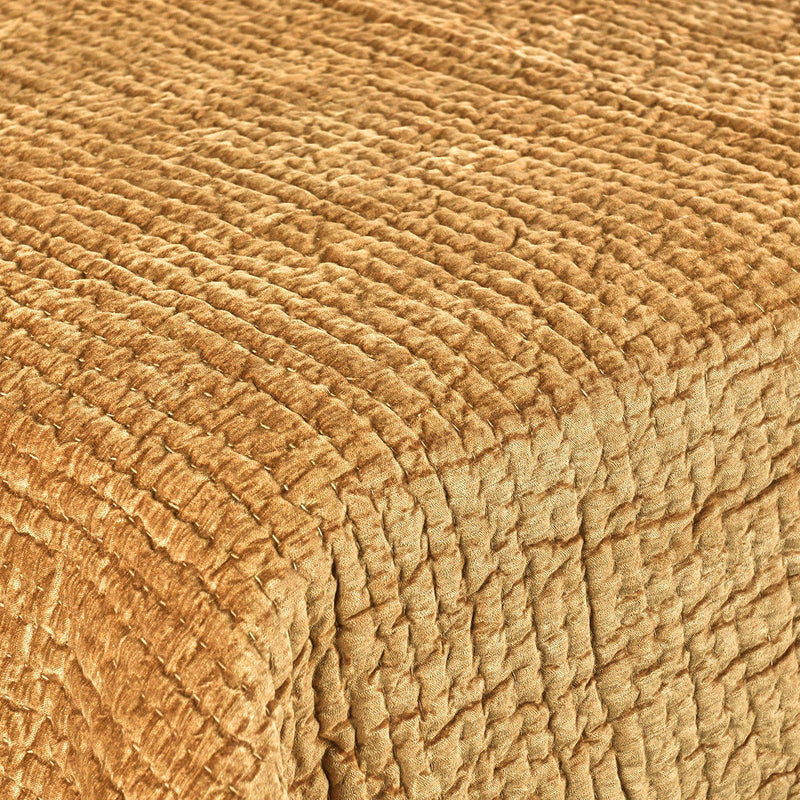 Bari - Velvet Quilt Set