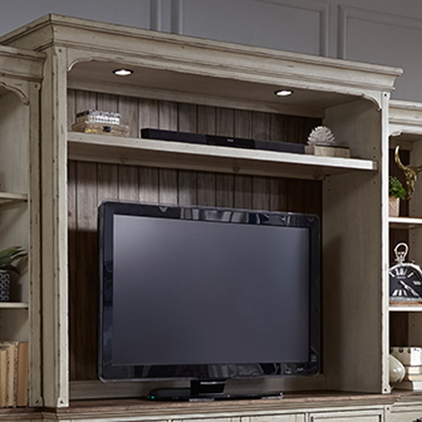 Home Entertainment > Hutches